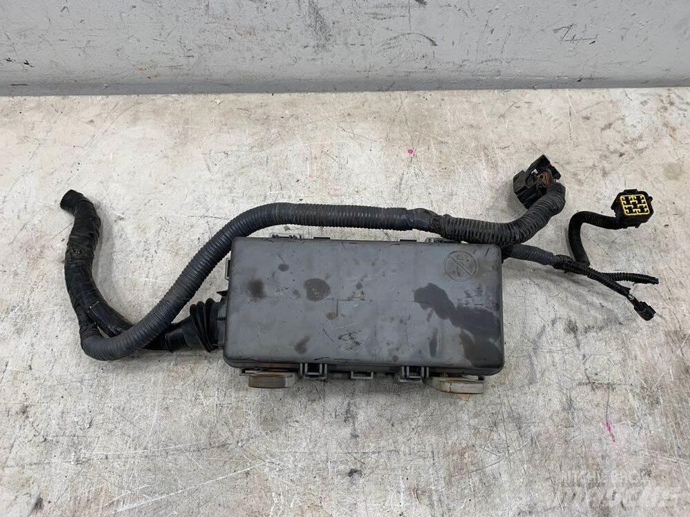 Isuzu NPR Elektronik