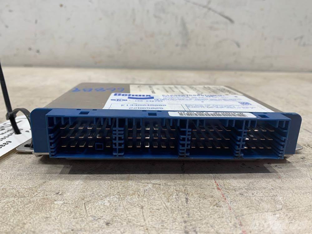 Mack CXU Elektronik