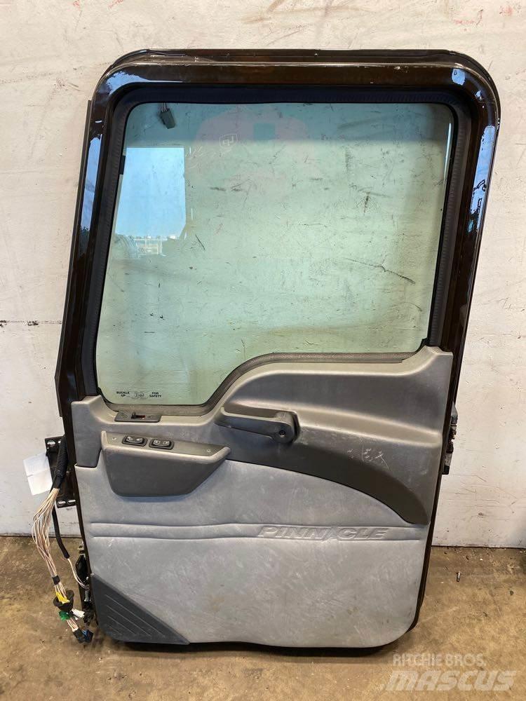 Mack CXU Transport Sonstige