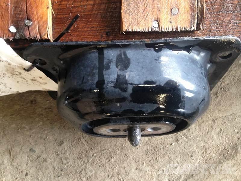 Mack MP8 Transport Sonstige