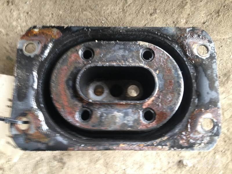 Mack MP8 Transport Sonstige