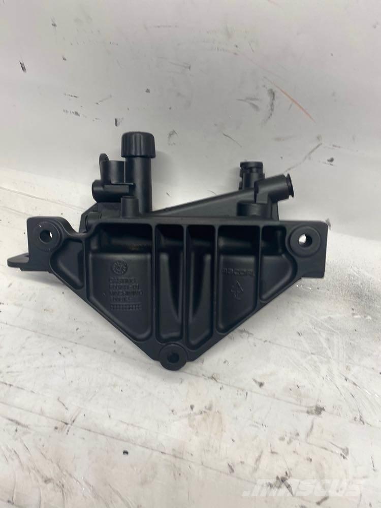 Mack MP8 Transport Sonstige