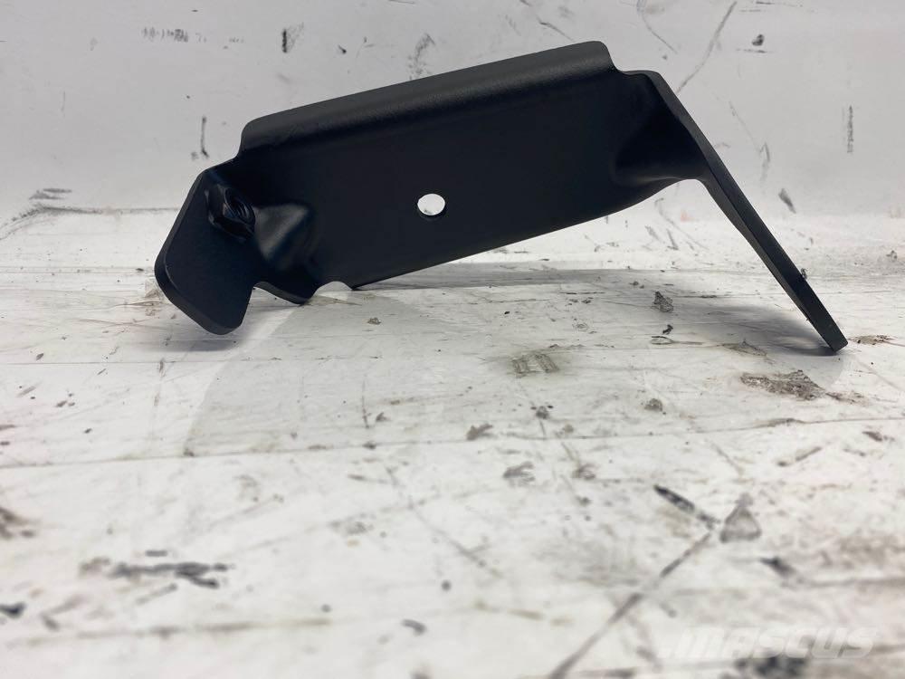 Mack MP8 Transport Sonstige