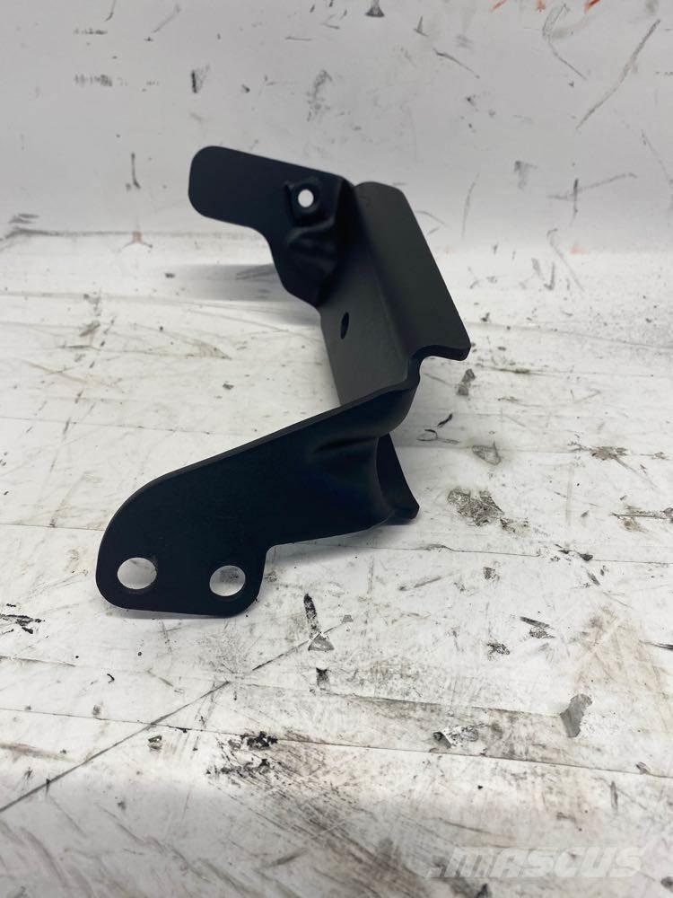 Mack MP8 Transport Sonstige