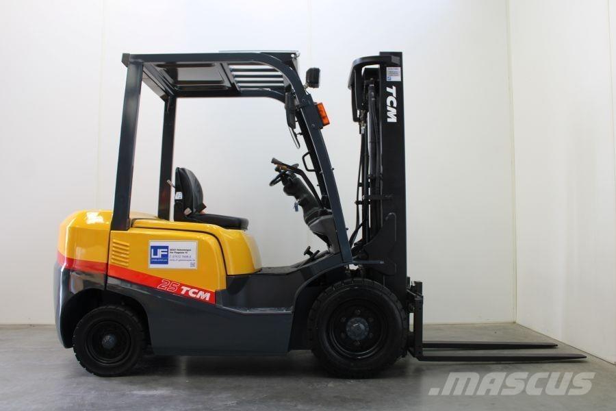 TCM FD 25 T 3 Diesel heftrucks