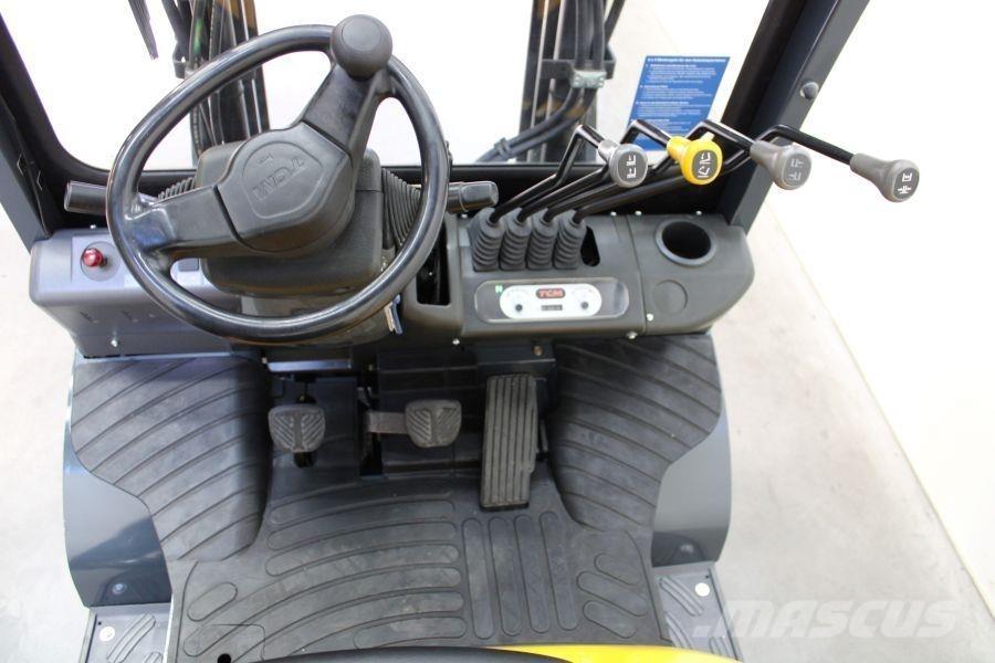 TCM FD 25 T 3 Diesel heftrucks