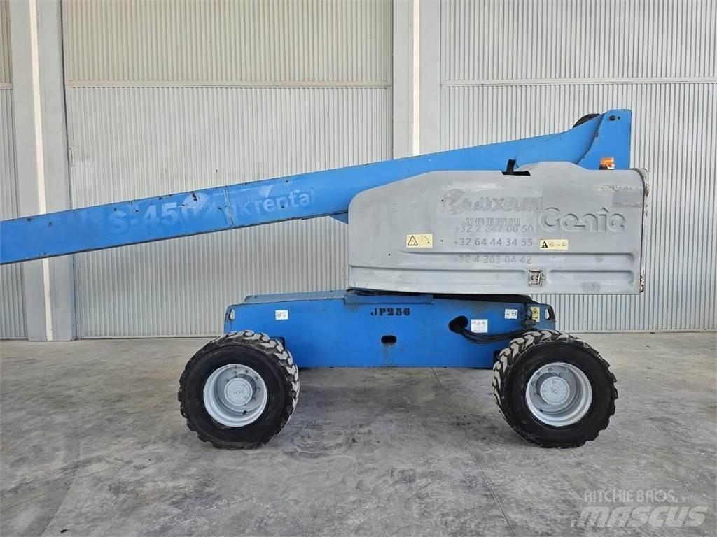 Genie S-45 Teleskopbühnen