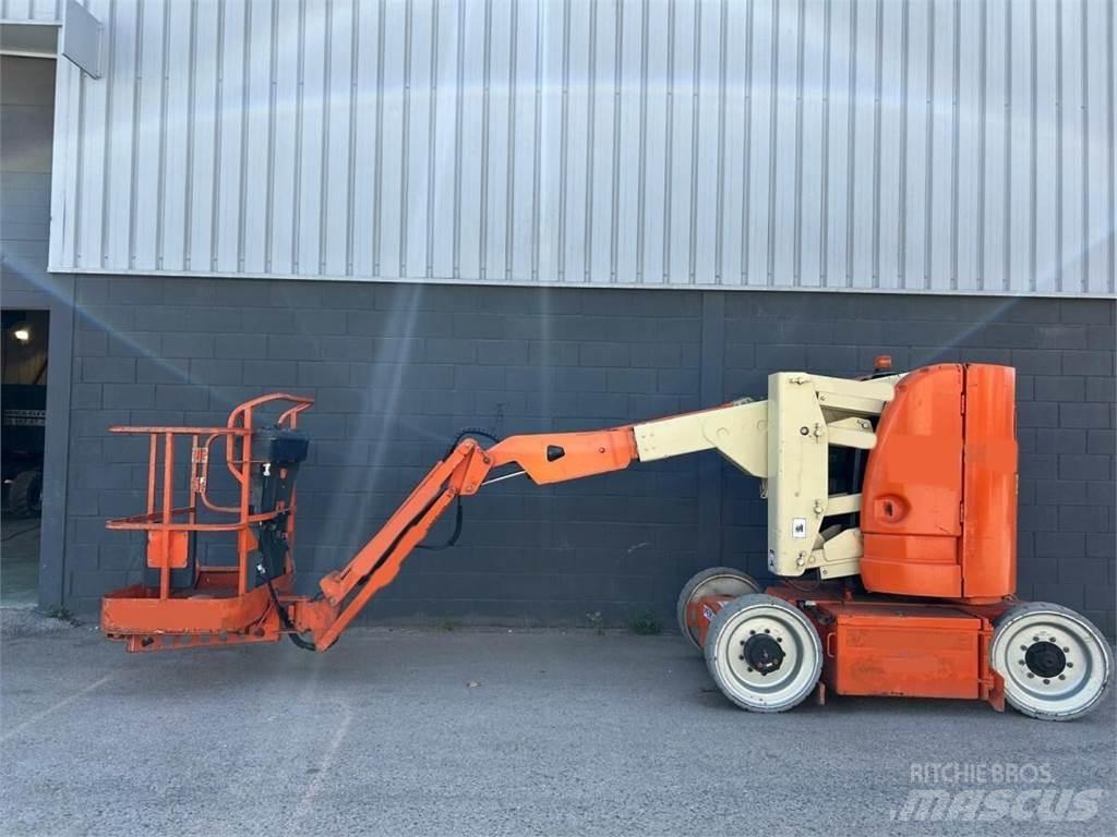 JLG E300AJ Gelenkteleskoparbeitsbühnen