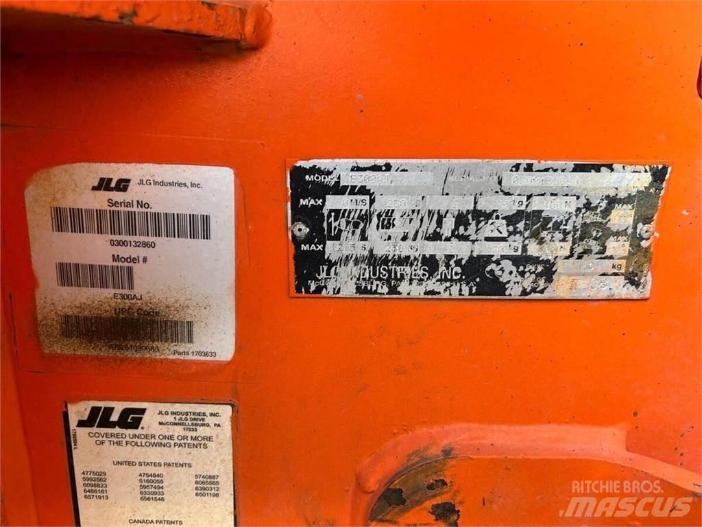 JLG E300AJ Gelenkteleskoparbeitsbühnen