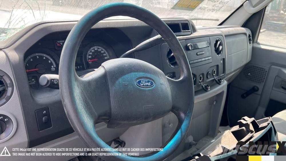 Ford E-450 Sattelzugmaschinen