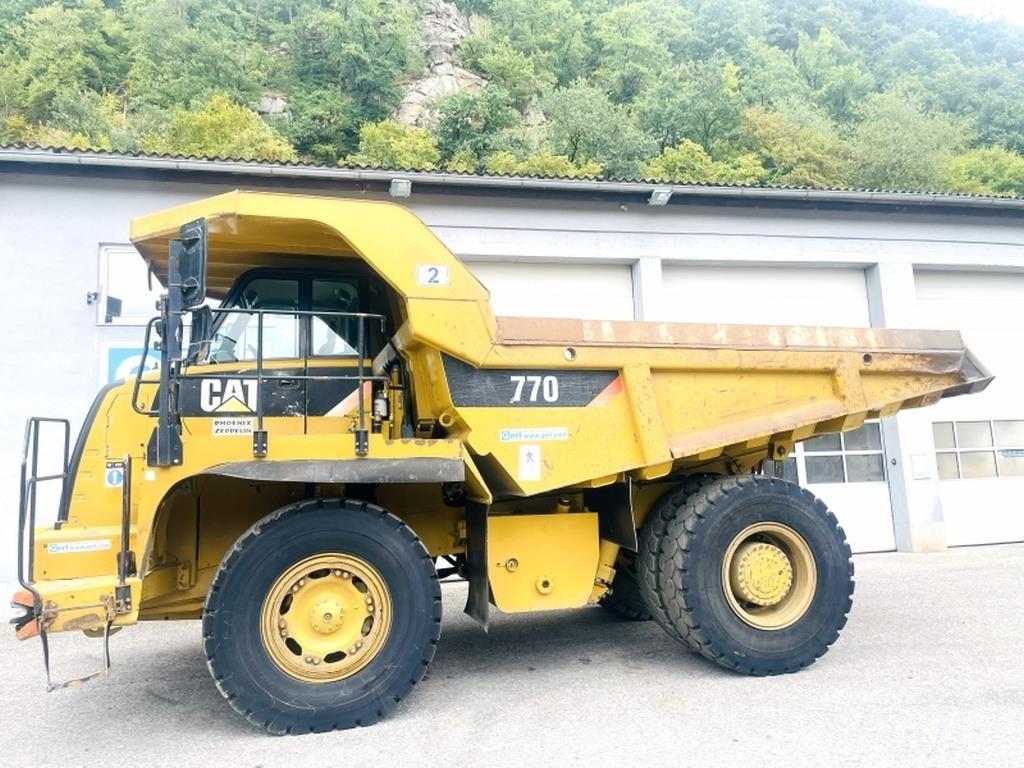 CAT 770 Dumper - Knickgelenk