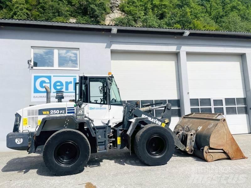 Komatsu WA250PZ-6 Radlader