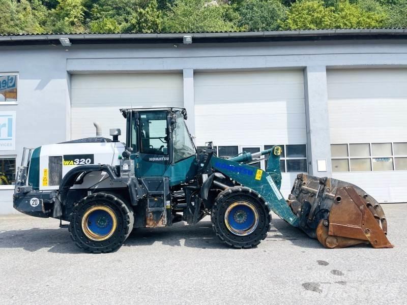 Komatsu WA320-8 Radlader