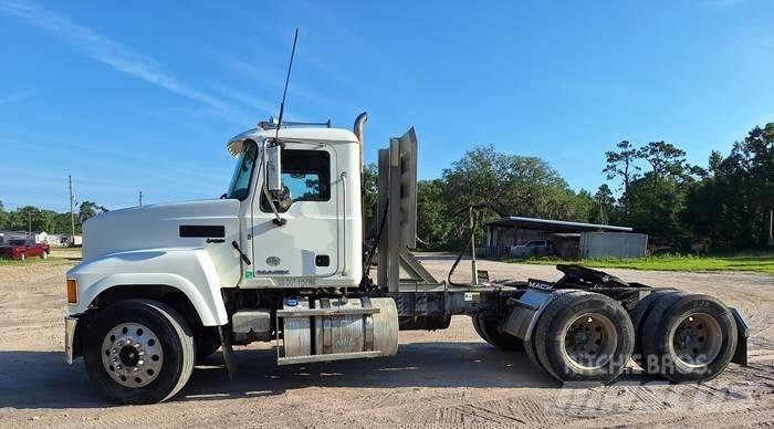 Mack CHU613 Sonstige Baumaschinen