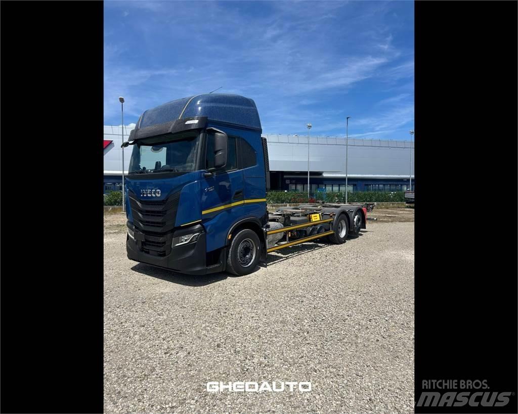 Iveco AS260S48S Kofferaufbau