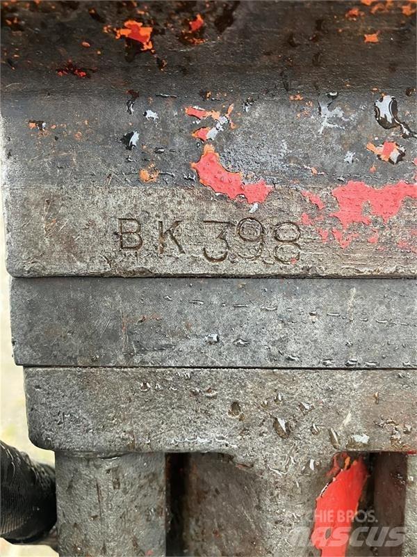  - - - Hammer / Brecher