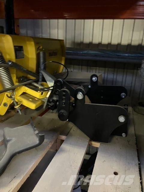 John Deere  Schneeschilde und -pflüge