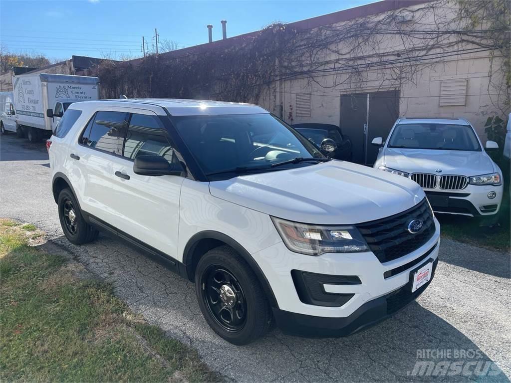 Ford Explorer PKWs