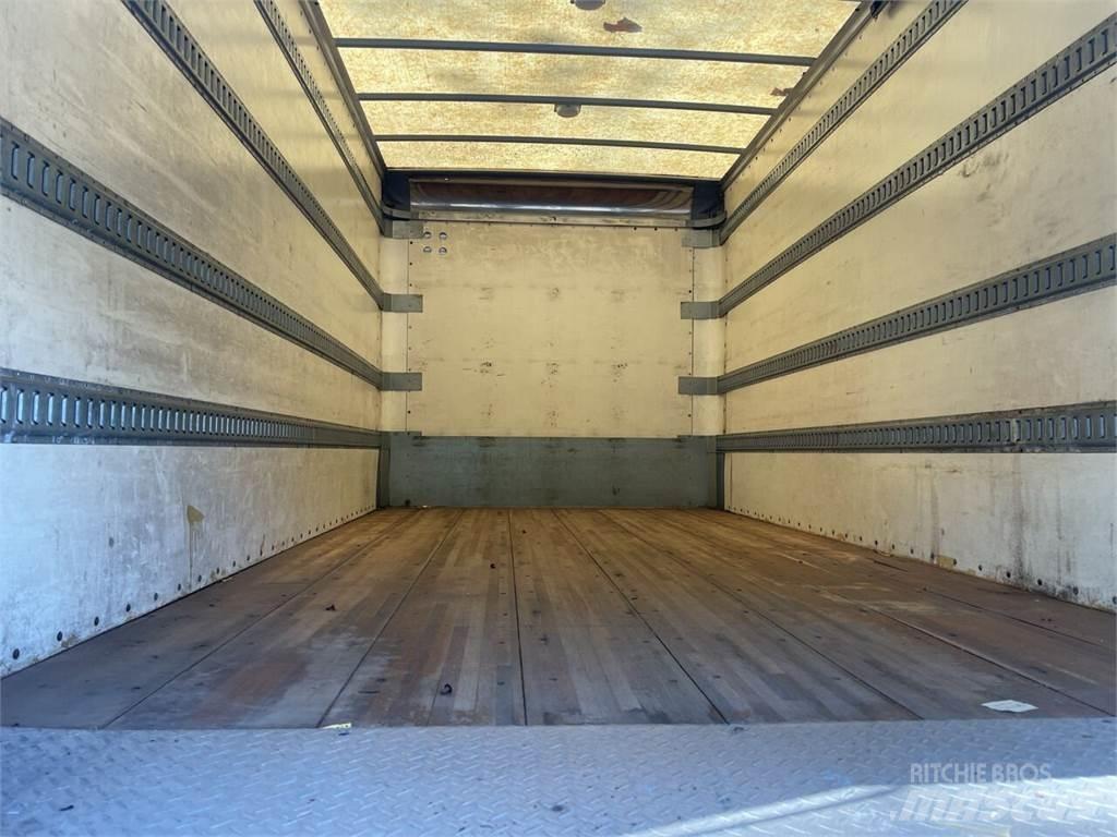 Isuzu NRR Kofferaufbau