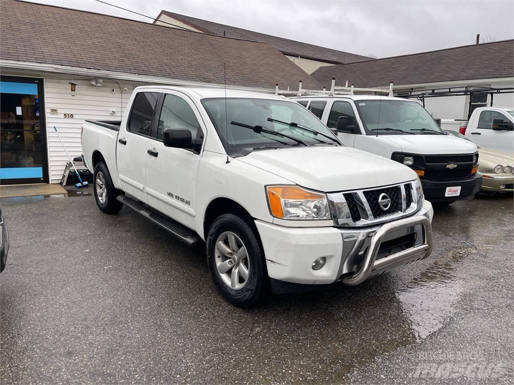 Nissan Titan Pickup/Pritschenwagen