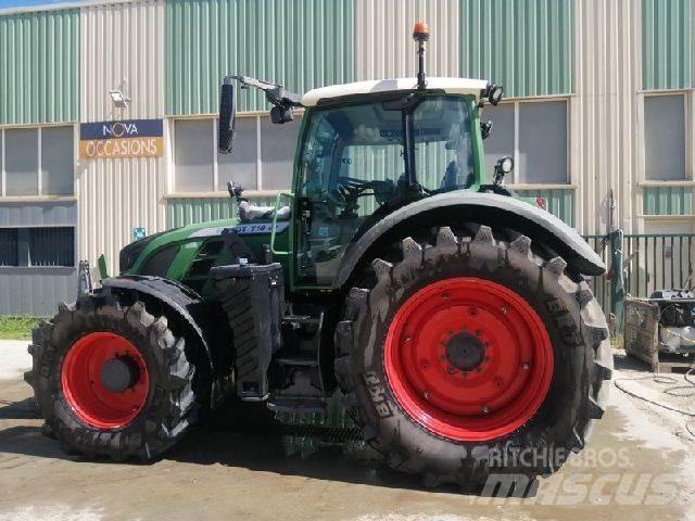 Fendt 718 VARIO Traktoren