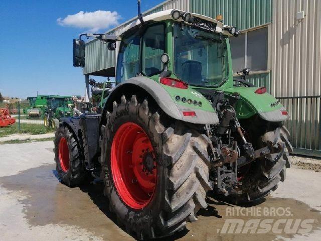 Fendt 718 VARIO Traktoren