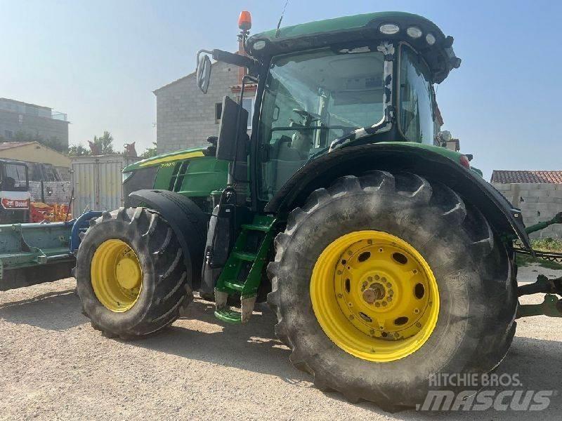 John Deere 7250R Traktoren