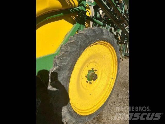 John Deere 824 SE Anhängespritzen