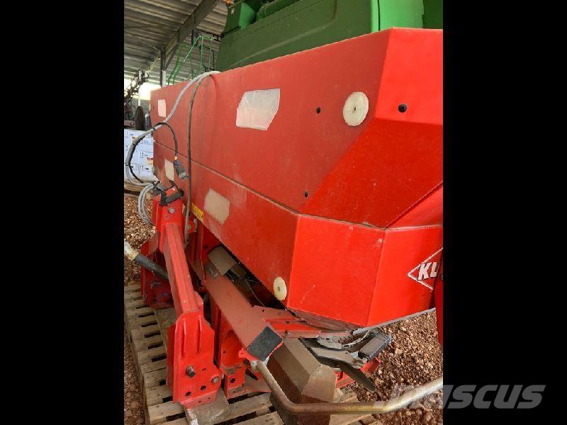 Kuhn AXIS 40.2 Mineraldüngerstreuer