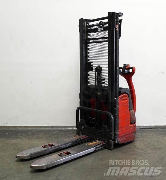 Linde L 10 379 Zelfrijdende stapelaars