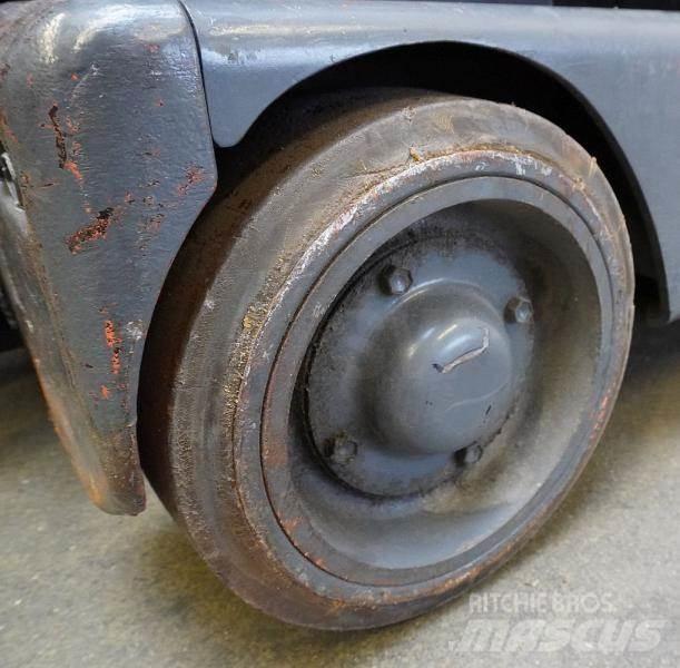 Toyota 6FBRE12 Schubmaststapler