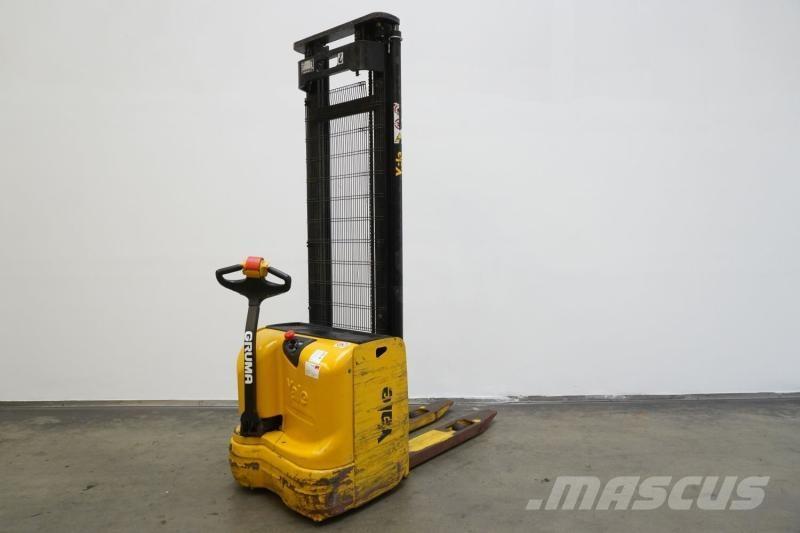 Yale MS12AC Zelfrijdende stapelaars