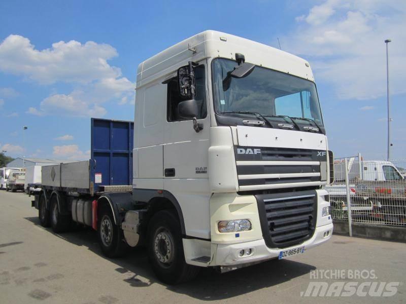 DAF XF105 460 Pritschenwagen/Pritschenwagen mit Seitenklappe