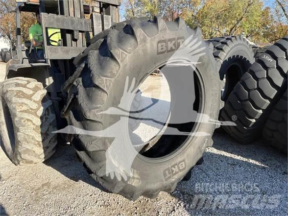 BKT 710/70R42 Sonstige Baumaschinen