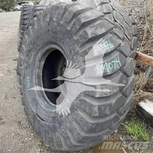 Titan 23.5x25 Reifen