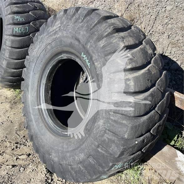Titan 23.5x25 Reifen