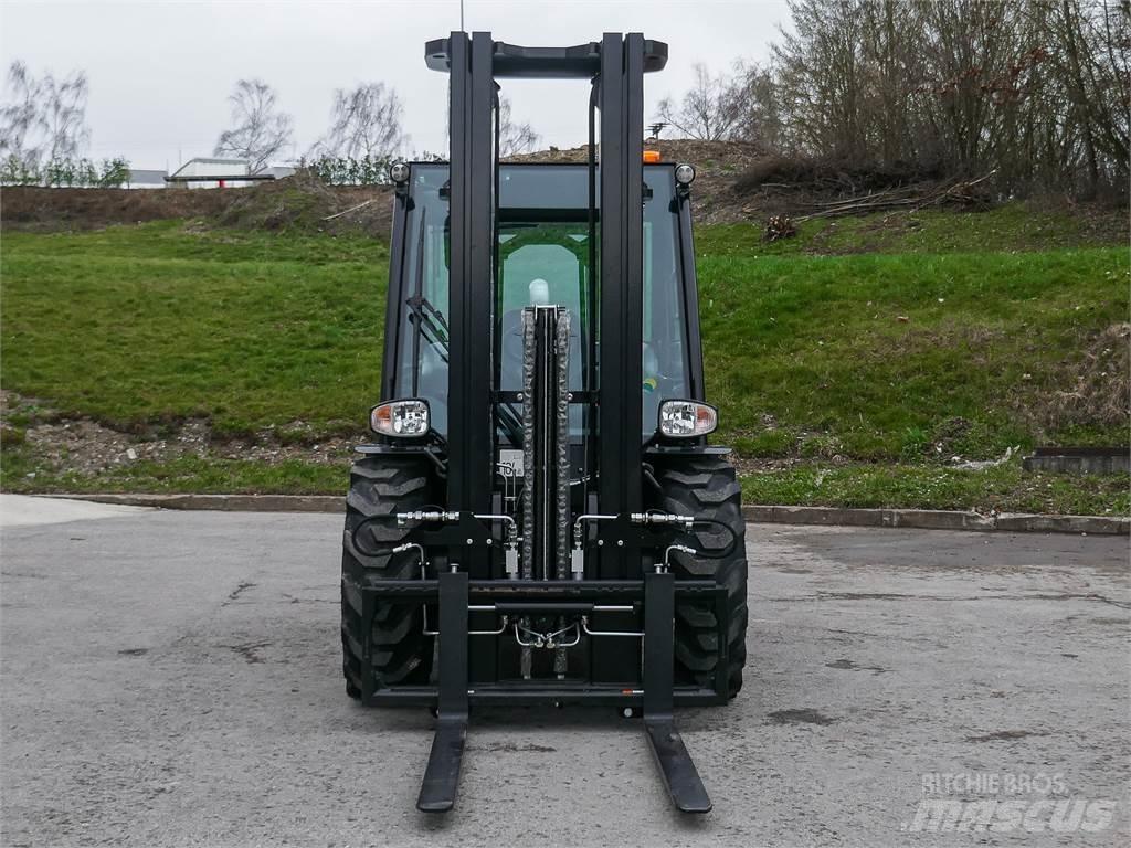 Manitou MC 25-4 Geländestapler