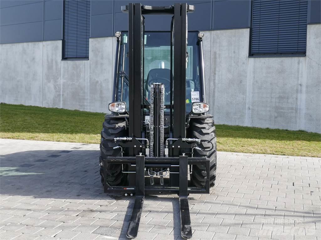 Manitou MC 25-4 Geländestapler
