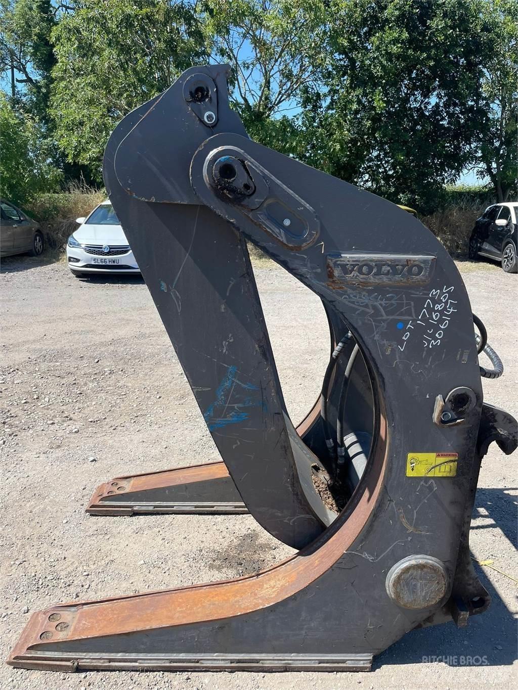 Volvo log grab Sonstige Baumaschinen