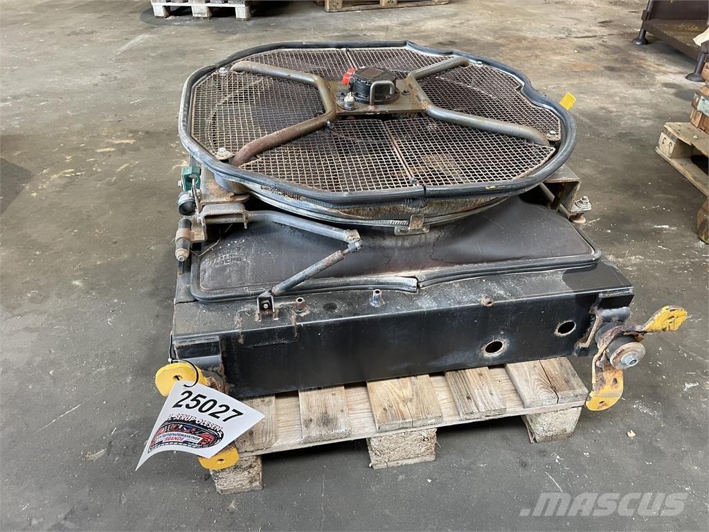  Blæser & køler, Volvo L90E Motoren