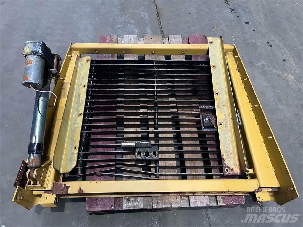 CAT 962GII Kølergrill Andere Zubehörteile