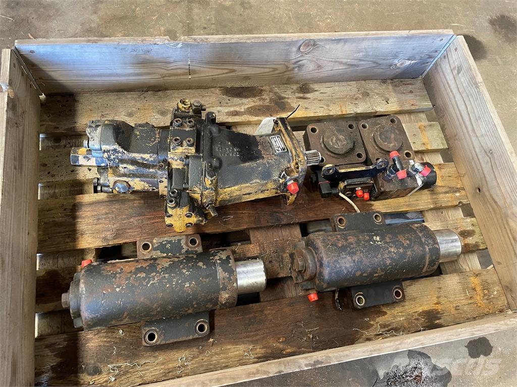  Diverse dele ex. Cat 206 Hydraulik