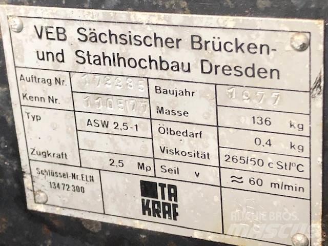 VEB spil - 2,5 T - 2 stk. Fahrstühle, Seilwinden und Bauaufzüge