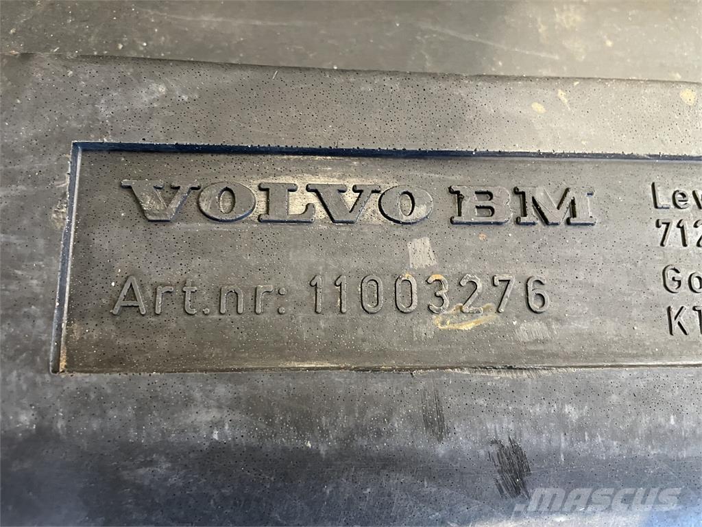 Volvo L70B dieseltank Andere Zubehörteile