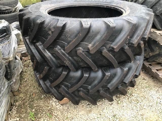  Rear Tyres Reifen