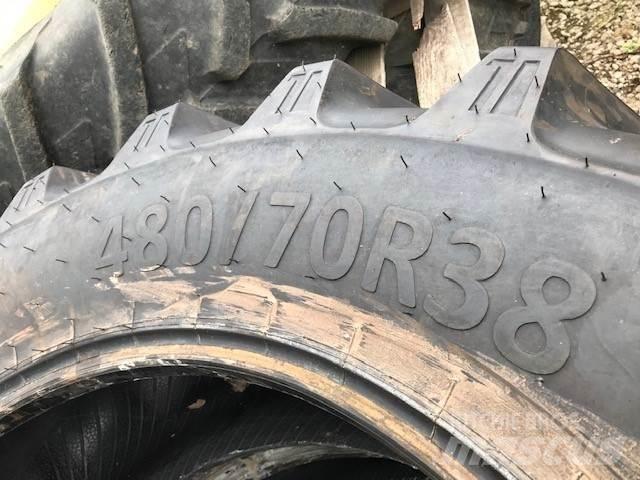  Rear Tyres Reifen