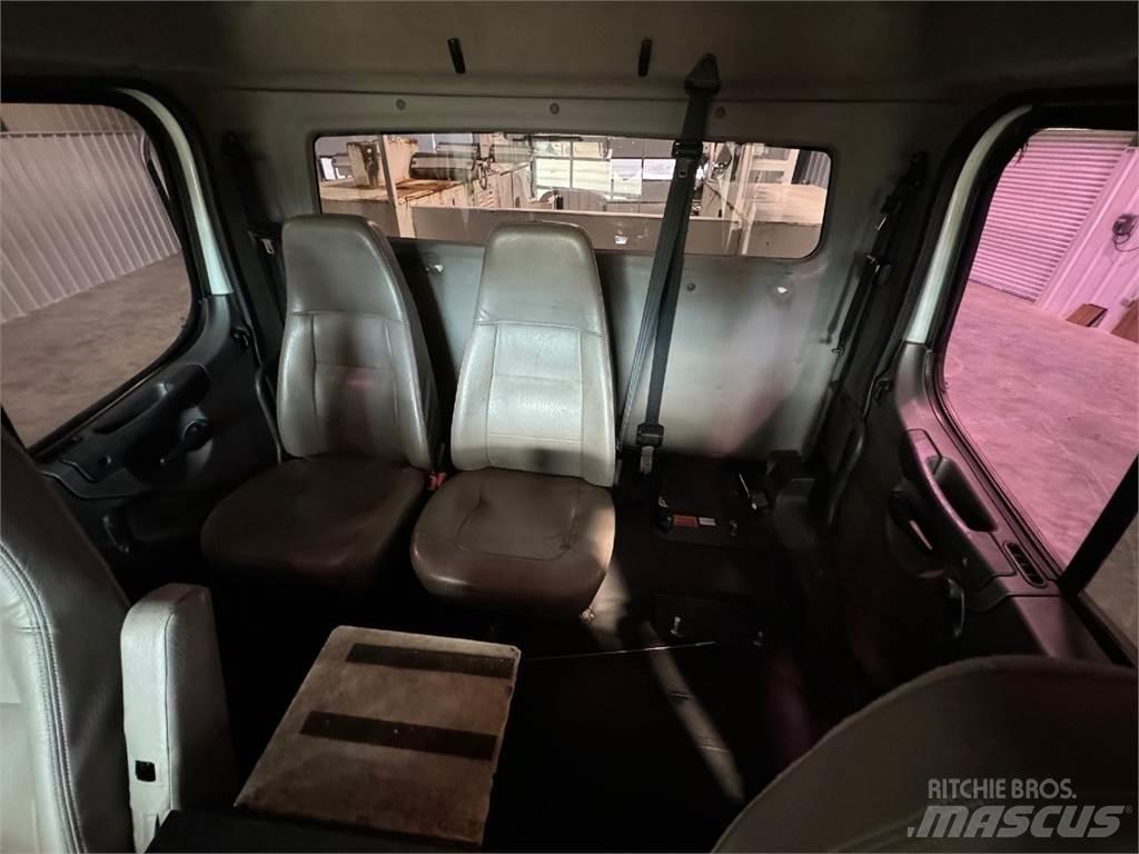 Freightliner 108SD Kommunal-Sonderfahrzeuge