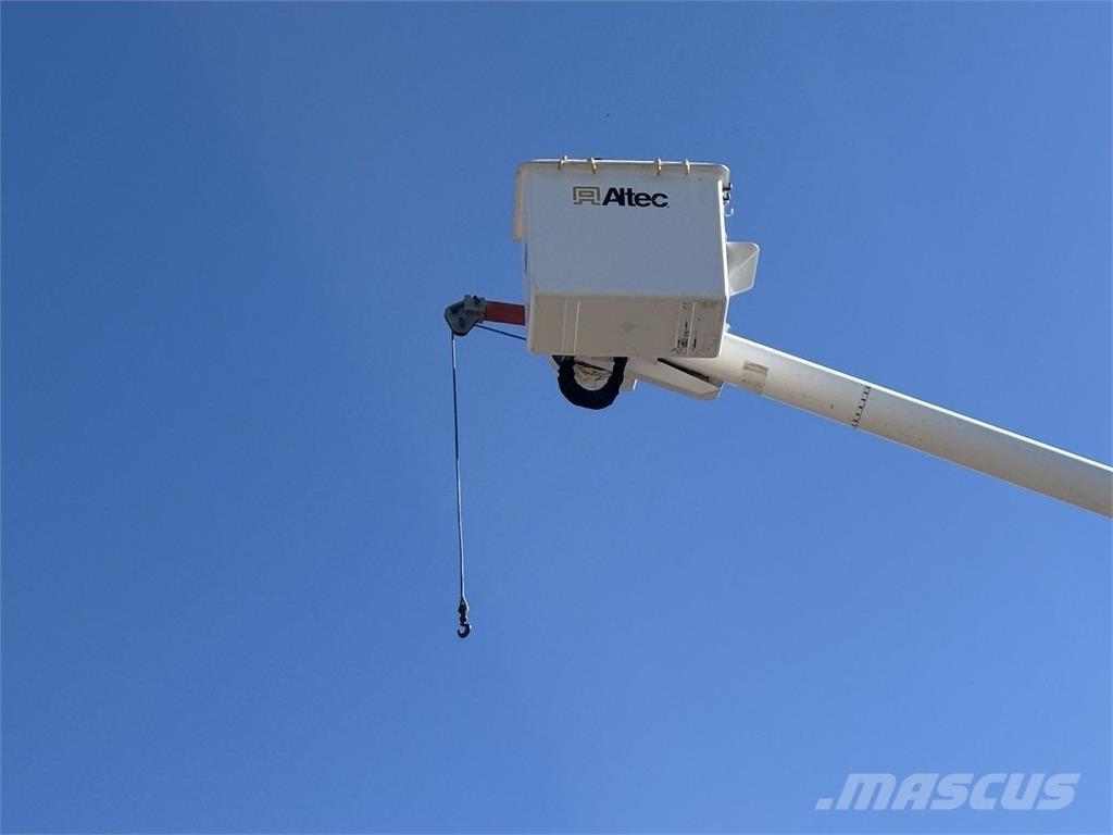 Freightliner M2 LKW-Arbeitsbühnen