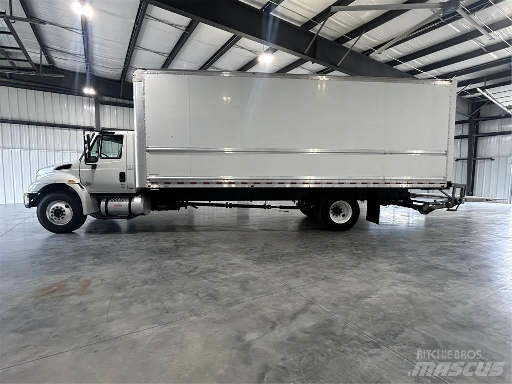 International 4300 Kofferaufbau