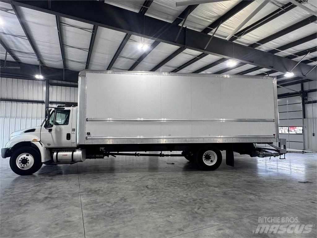 International 4300 Kofferaufbau